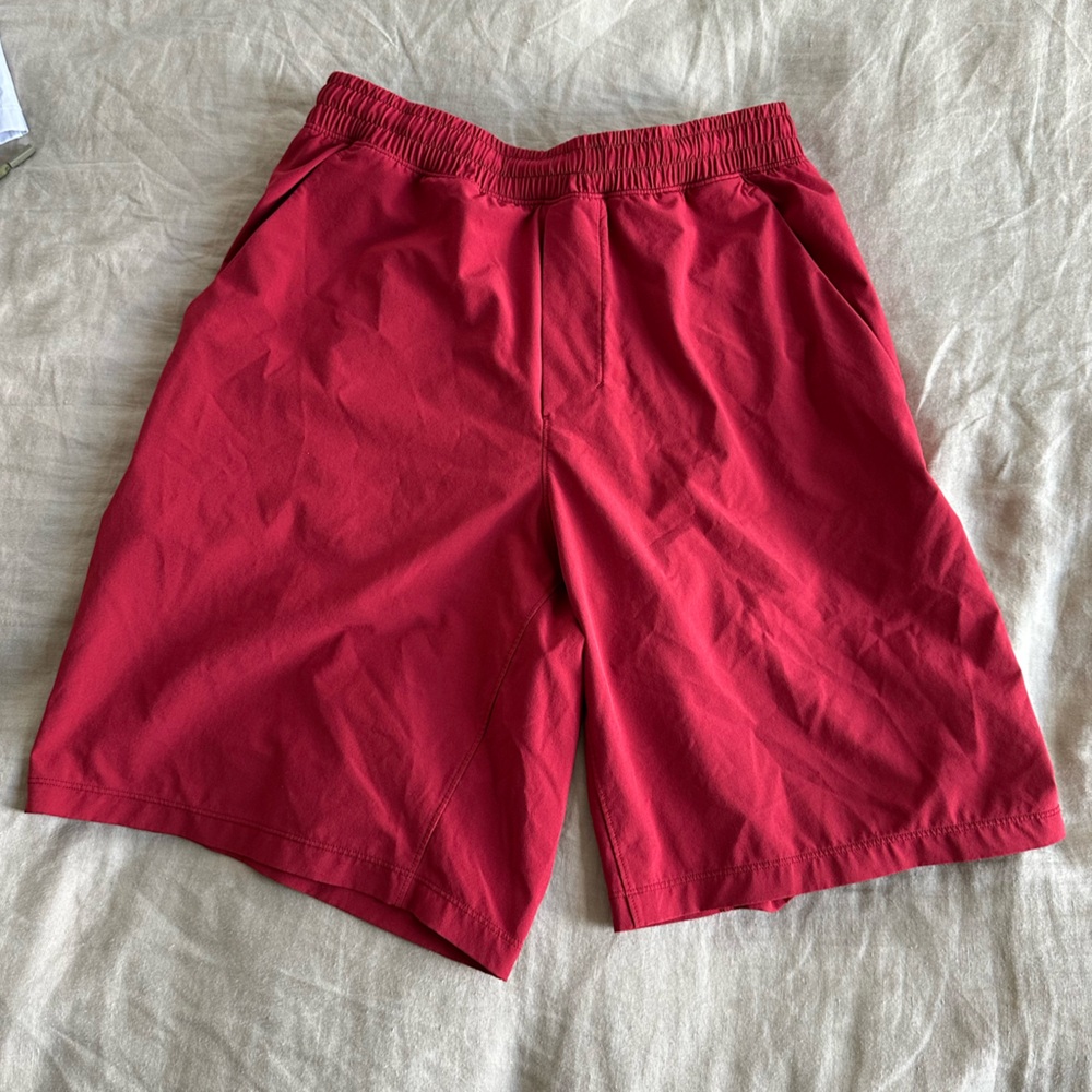 10/10 condition lululemon pace breaker 9” lined short men’s sz m red